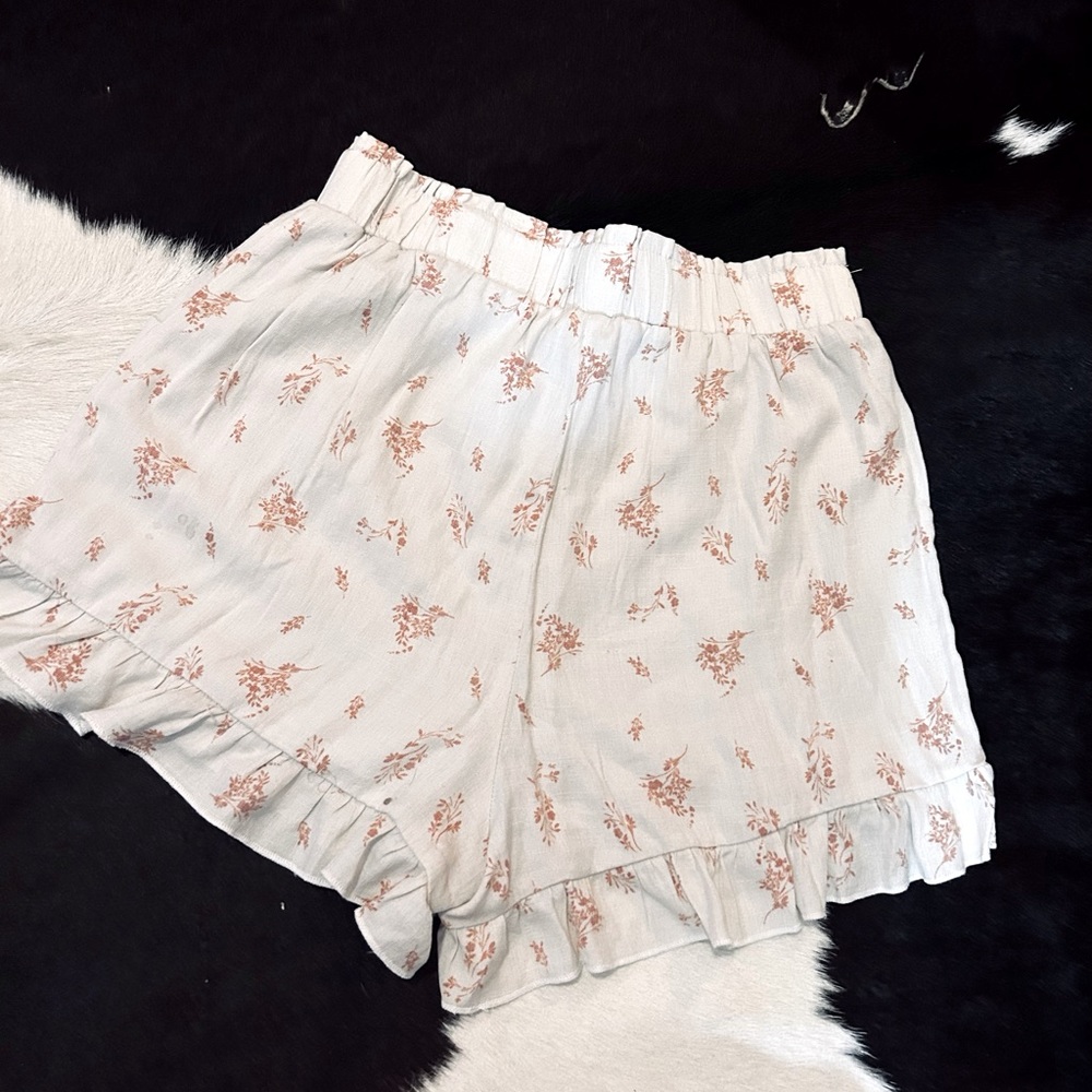 High waisted stretchy shorts